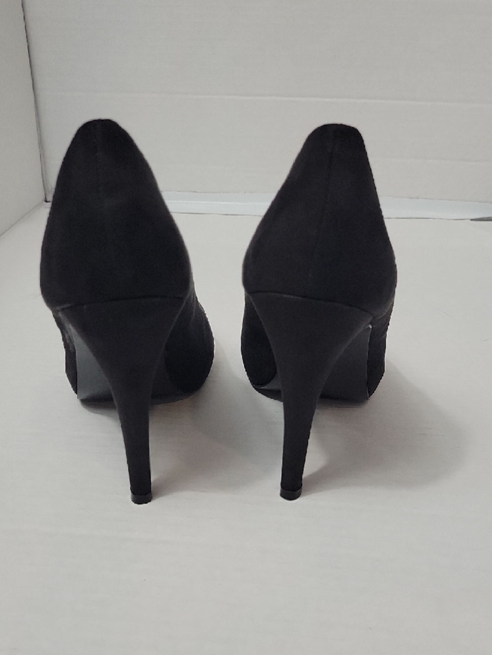 Nine West Black Peep-Toe Heels with Leopard Insole - Picture 5 of 9